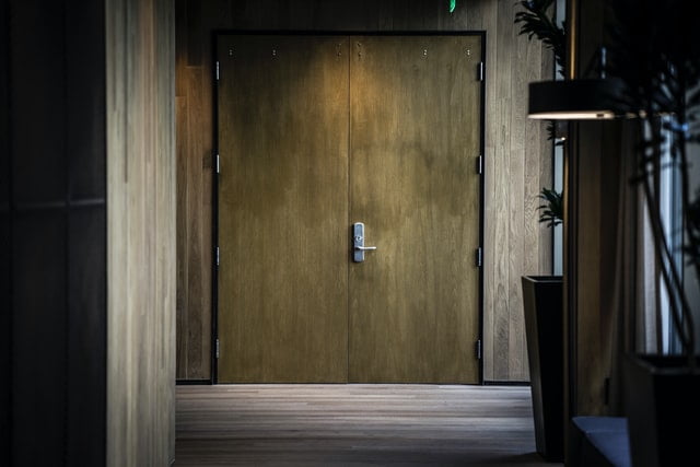 Como limpiar las puertas de madera